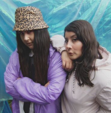 Herbolaria y Elis Paprika versionan “Más De Lo Que Te Imaginas”