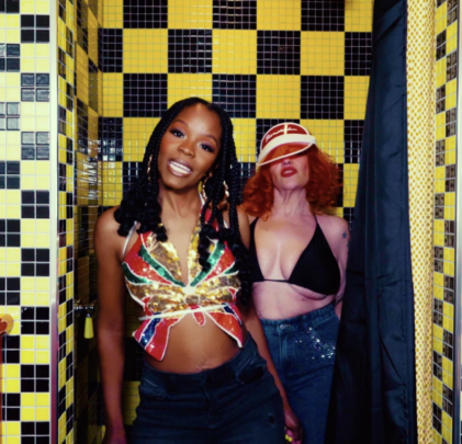 Hard Feeling estrena remix y video para 