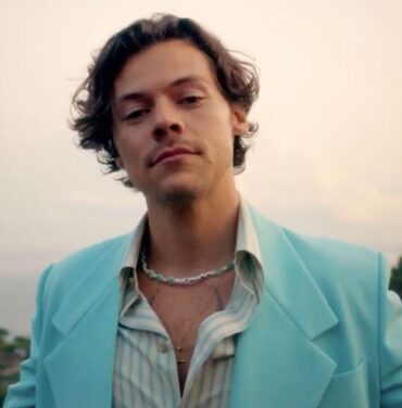 Una vez más golpean a Harry Styles durante concierto