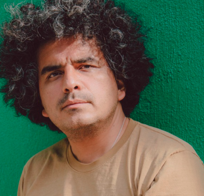 Helado Negro estrena el videoclip de “Agosto” ft. Buscabulla