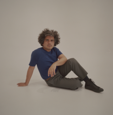 Helado Negro estrena “La Naranja”