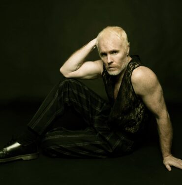 Mira el video para “One” de Hercules & Love Affair