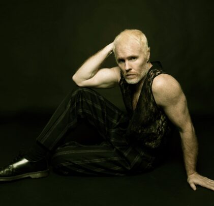 Mira el video para “One” de Hercules & Love Affair