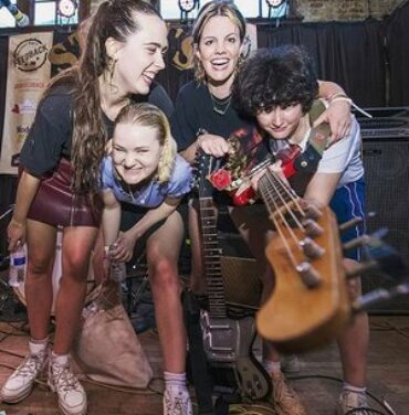 Nuevo clip de Hinds