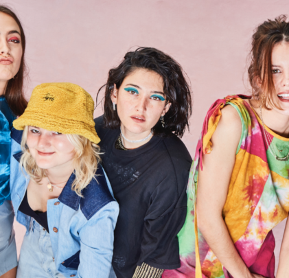 Hinds presenta su nuevo sencillo “Just Like This (Miau)”