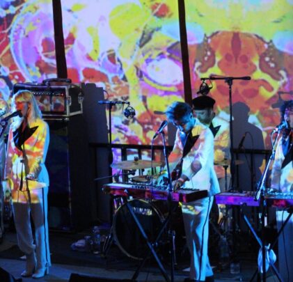 Hipnosis 2021: La Femme + Build a Vista en el Foro Indie Rocks!