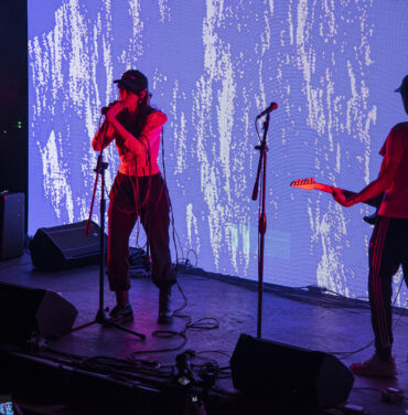 HIPNOSIS presentó: Tempers + Vinyl Williams + Diles Que No Me Maten en Foro Indie Rocks!