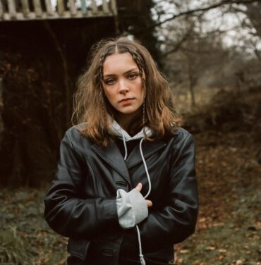 Holly Humberstone versiona “Fake Plastic Trees” de Radiohead