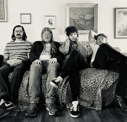 “Cowprint”, el sueño nebuloso de Holy Wave