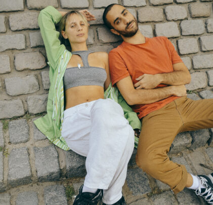 Isla de Caras comparte “Chica de Verano” ft. Clara Cava