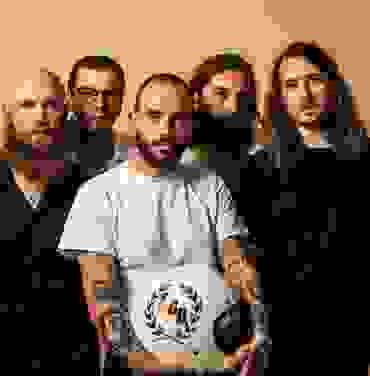 IDLES libera videoclip para “When The Lights Come On” 