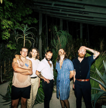 Mira la épica presentación de IDLES junto a LCD Soundsystem