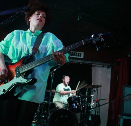 Triángulo de Amor Bizarro: Grotesco Festín Sonoro