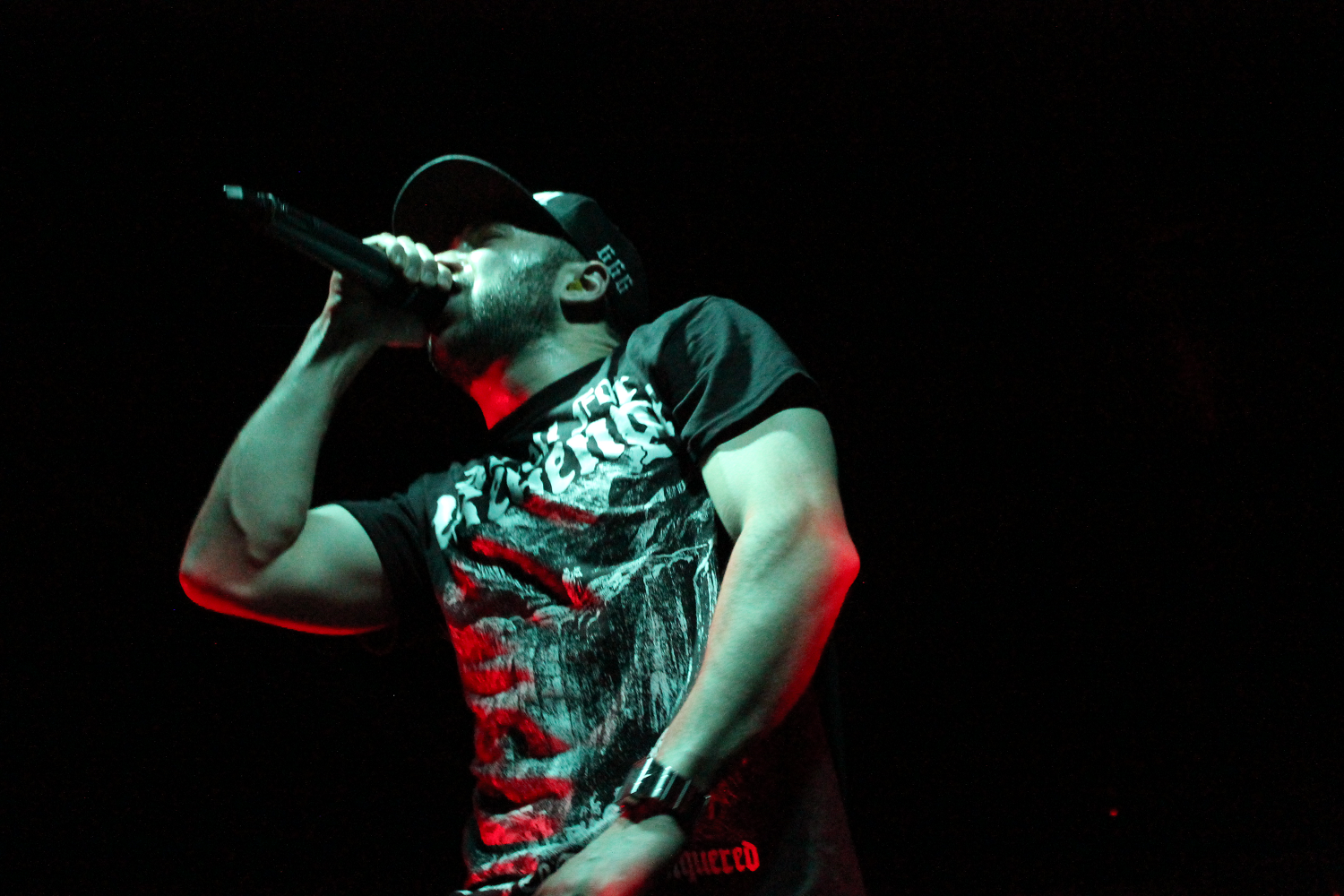 Obey the Brave: Violenta Obediencia