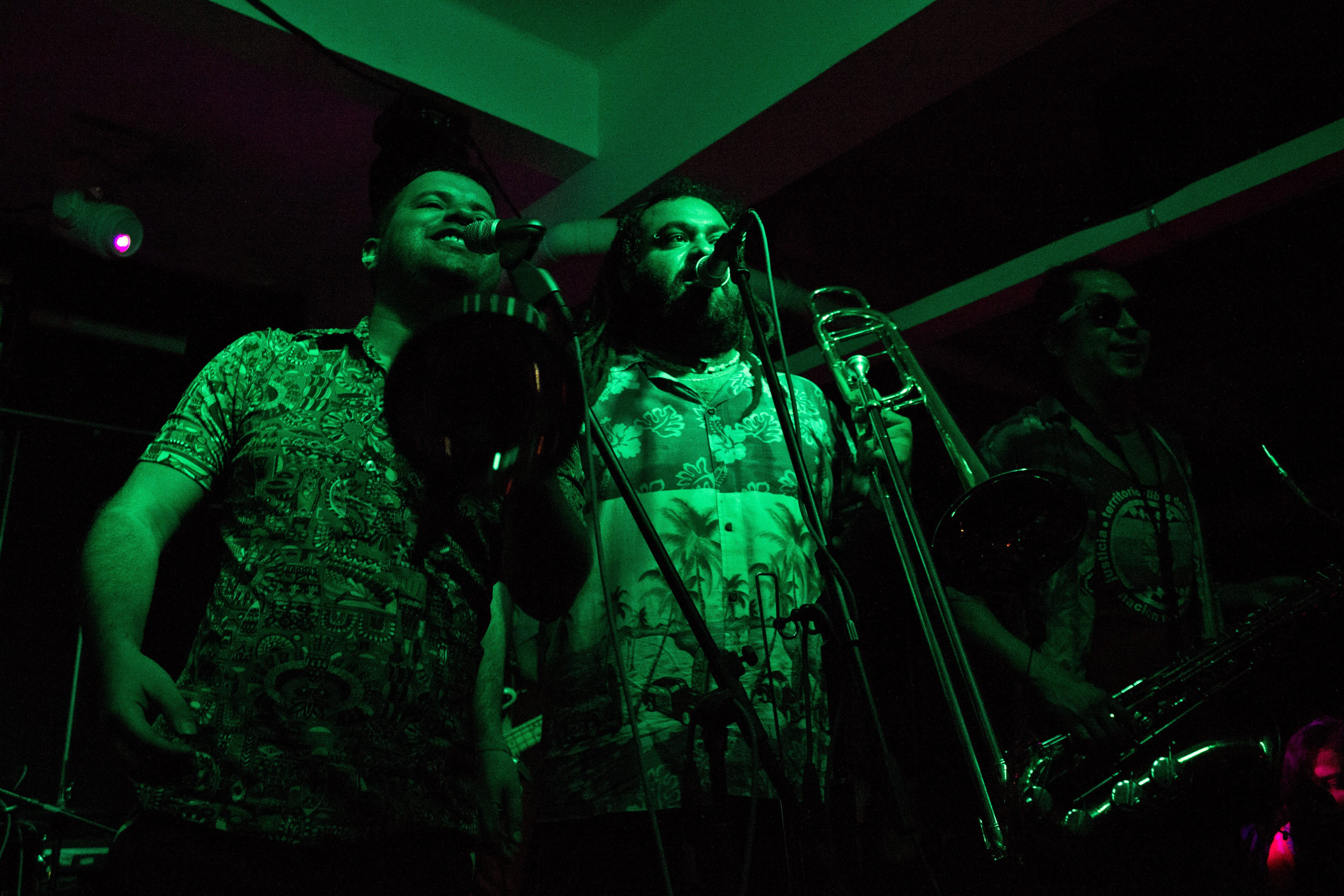 Una noche de baile con los grandes pecadores de Chico Trujillo