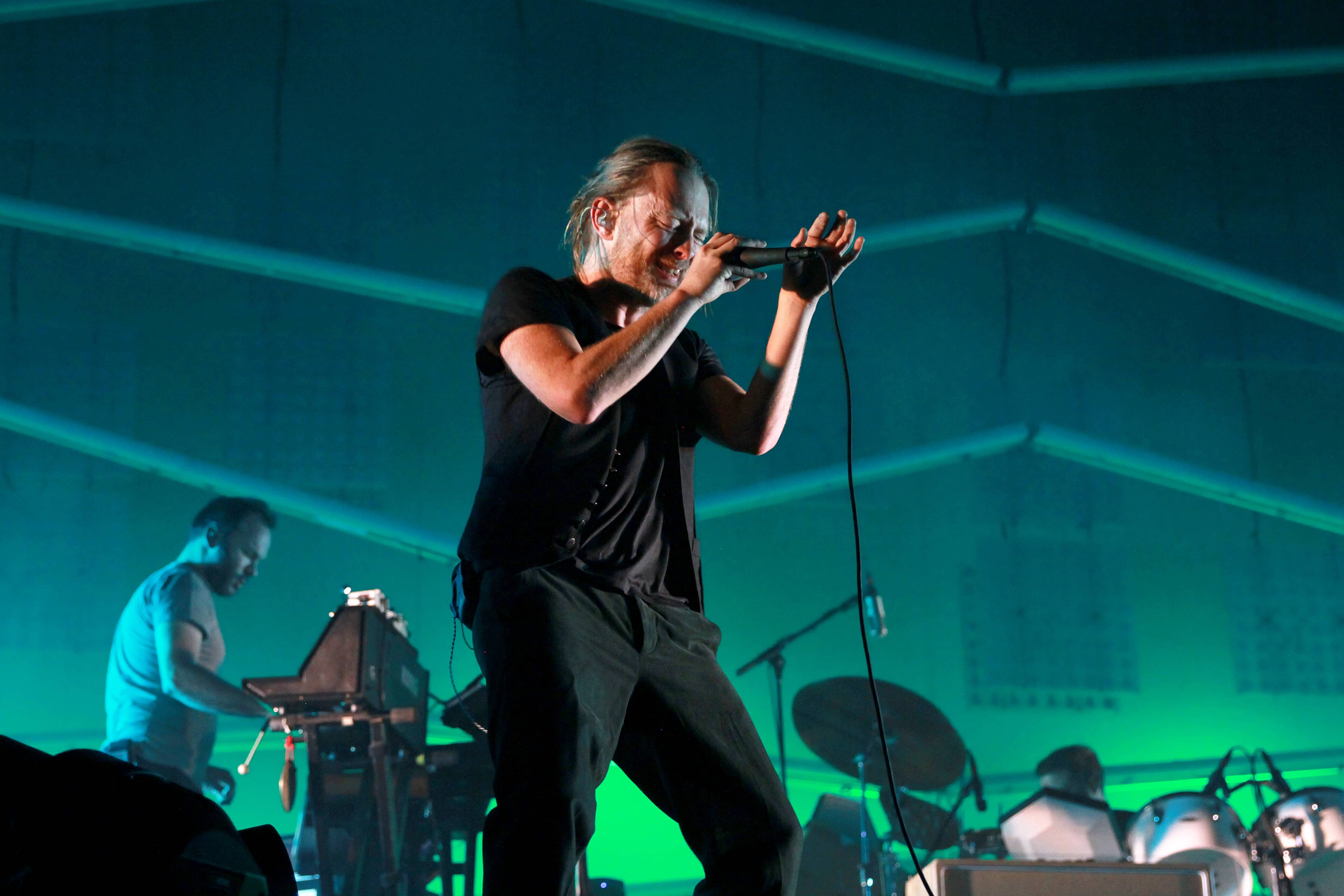 Atoms For Peace: Carcajadas sobre la pista