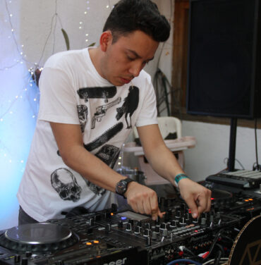 UEI 2014-Día 2: Mini-raves, mini-público