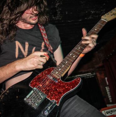 Ave Negra: El Despiadado vuelo del rock and roll