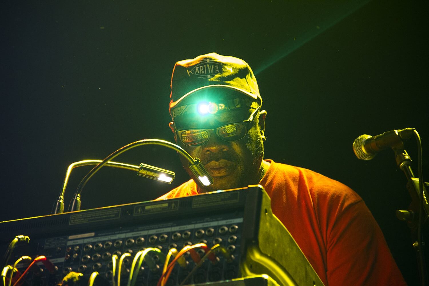 Ecléctica y humeante noche con el International Dub Club en El Plaza