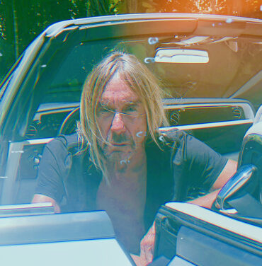 Iggy Pop comparte “James Bond”