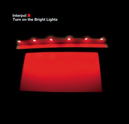 A 20 años de 'Turn On the Bright Lights' de Interpol