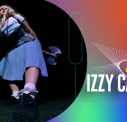 Conoce a Izzy Camina y su particular espiritualidad