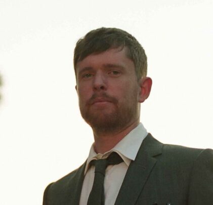 Escucha “Pick Me Up”, el nuevo tema de James Blake