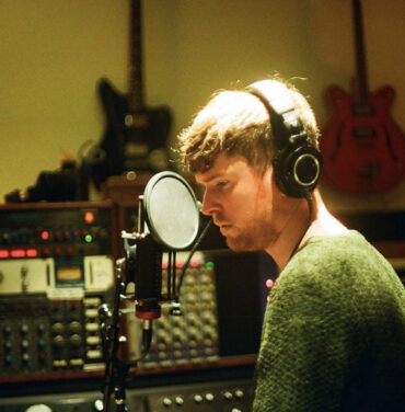 James Blake versiona a Frank Ocean y Joy Division en su nuevo EP de covers