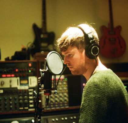 James Blake versiona a Frank Ocean y Joy Division en su nuevo EP de covers