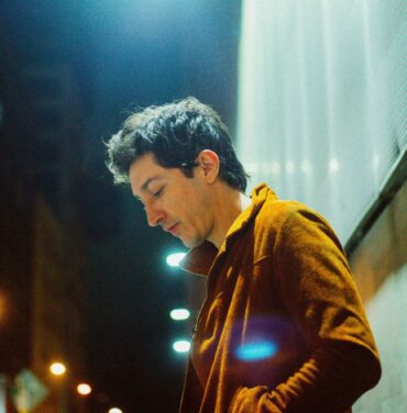 Javier Blake estrena “Río Grande”