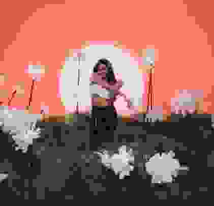 Jessie Reyez estrena “Psilocybin & Daisies”