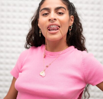 Jessie Reyez estrena “Adiós Amor” por Gallery Sessions