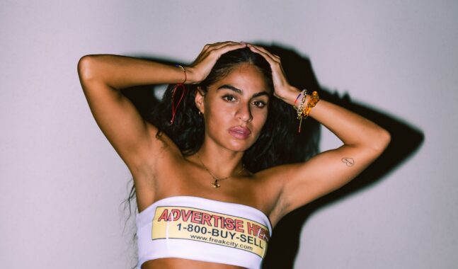 Jessie Reyez y Lil Wayne se encuentran en “Ridin”