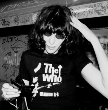 Asiste al cumpleaños virtual de Joey Ramone
