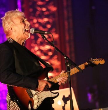 Mira a John Cale junto a Kurt Vile, Animal Collective y MGMT