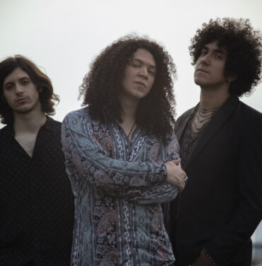  Johnny Nasty Boots lanzó una versión en vivo de “Hard To Love Me”