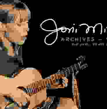 Joni Mitchell comparte el primer demo de “Day After Day”
