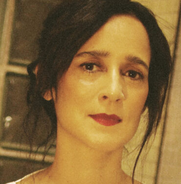 Julieta Venegas estrena “Dame Una Oportunidad”