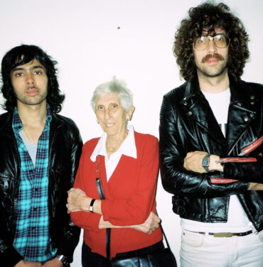 Justice comparte demo original de su éxito, “D.A.N.C.E”