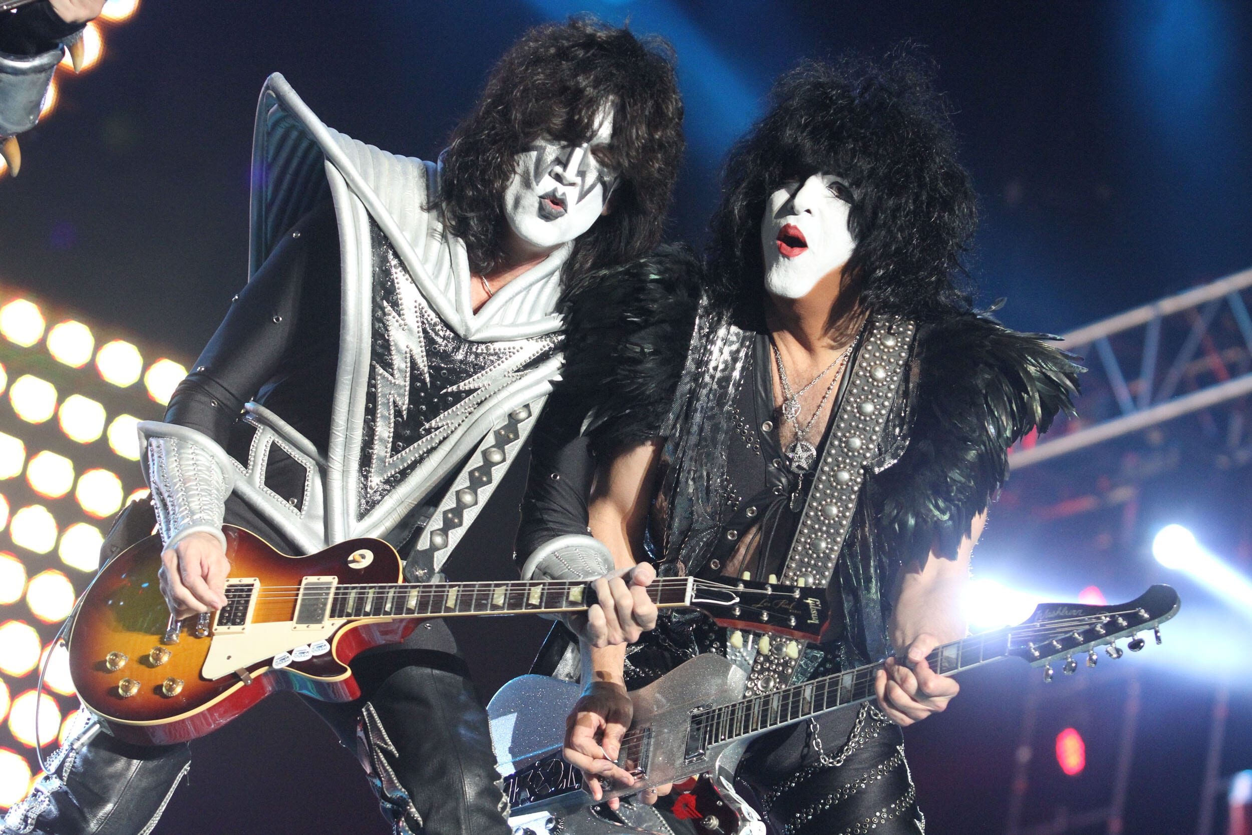 Kiss y Motley Crüe: Una noche de maquillaje y hard rock ochentero