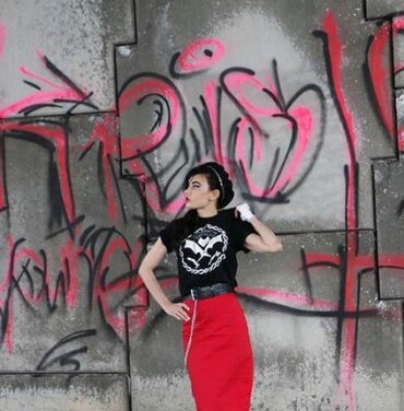 Kristeen Young presenta 