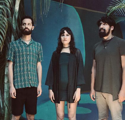 Karen y Los Remedios estrena “Las Muchachas”
