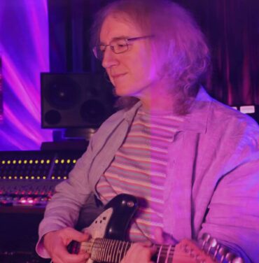 Kevin Shields de My Bloody Valentine diseña pedal con Fender