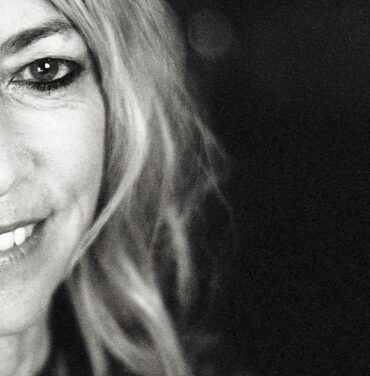 Kim Gordon estrena “Abstract Blues” junto a J. Mascis