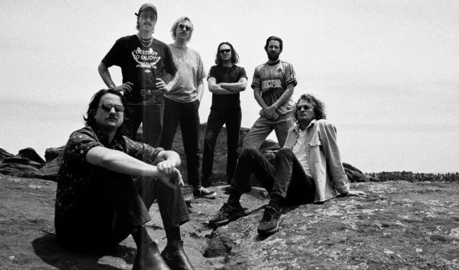 King Gizzard & the Lizard Wizard comparte “Phantom Island”