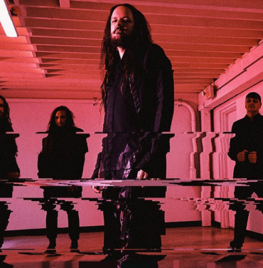 Autobús del tour de Korn es impactado por una bala