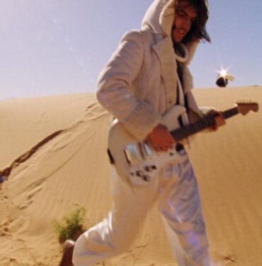 LA Priest presenta nuevo sencillo 