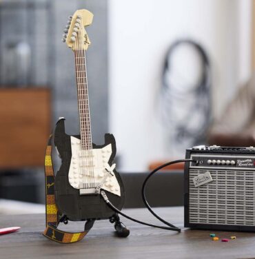 LEGO estrenará un set de guitarras Fender Stratocaster