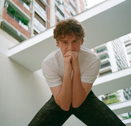 LOUTA estrena ‘Un instante’, su nuevo álbum