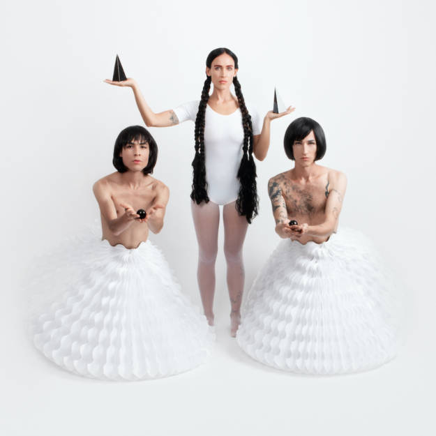 La Chica — La Loba